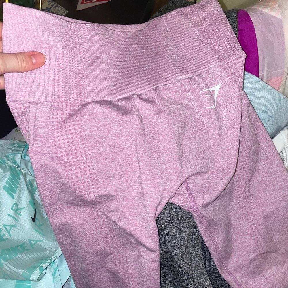 Gym shark leggings